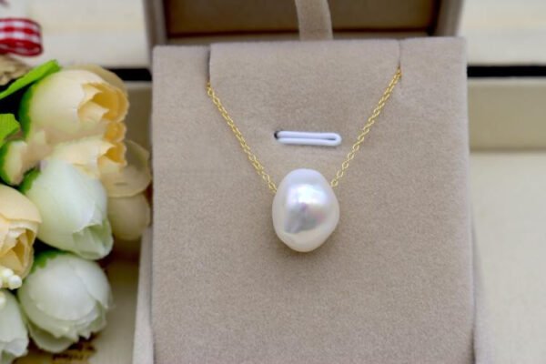 13mm Large Shaped Baroque Pearl Pendant Earring Set - Image 2