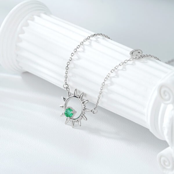 Women's Personality Collar Chain Round Temperament Emerald Necklace - Image 3