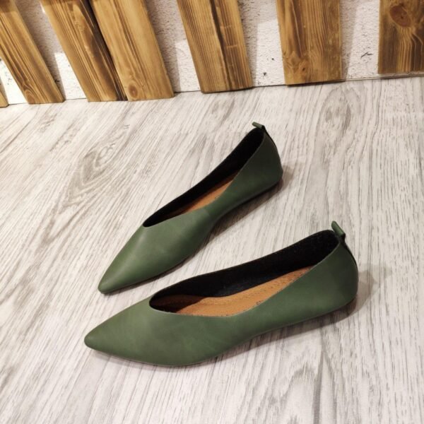 Women's Retro Pointed Shallow Mouth Flat Shoes - Image 4