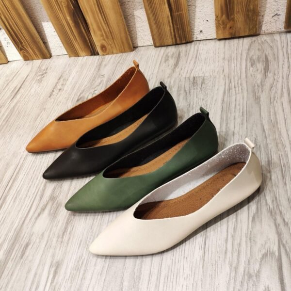 Women's Retro Pointed Shallow Mouth Flat Shoes - Image 2