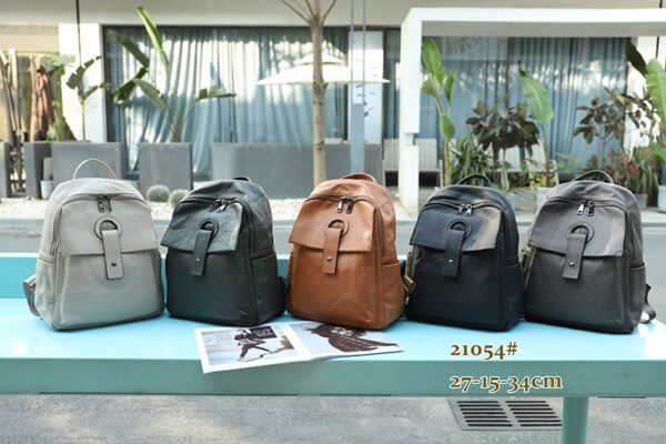 Women's Genuine Leather  Fashion Large Capacity Shoulder Backpack - Image 8