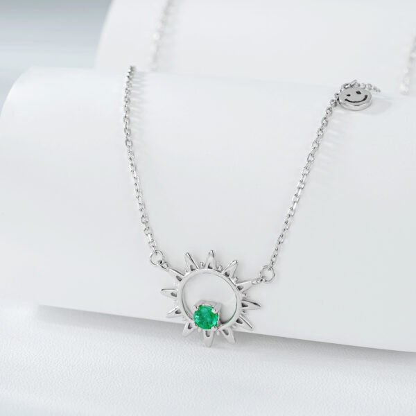 Women's Personality Collar Chain Round Temperament Emerald Necklace - Image 2