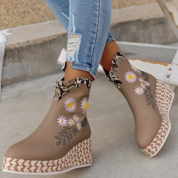 Autumn And Winter Thick Bottom Wedge Embroidered Retro Leisure Boots - Image 9