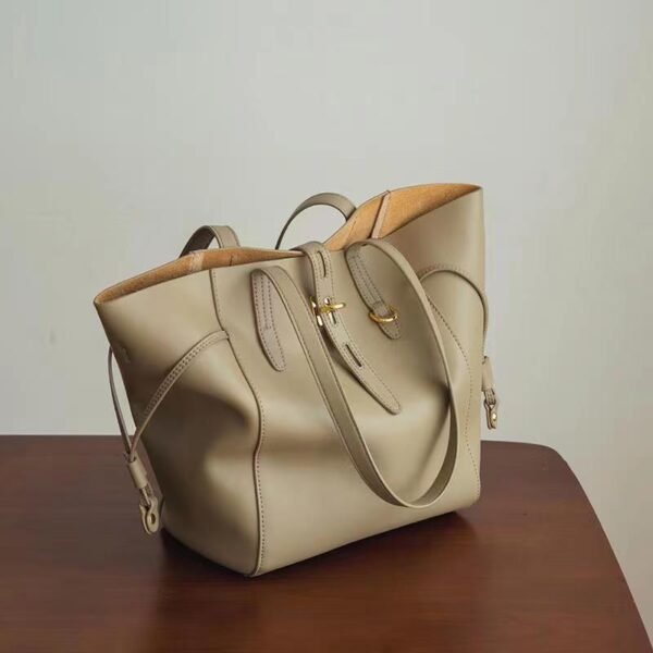 Women's New Leather Large Capacity Messenger Bag - Image 3