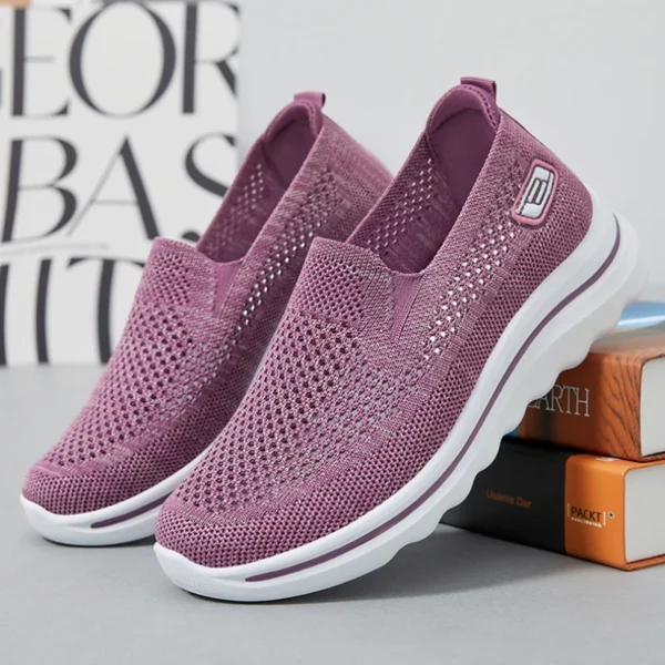 2024 Summer Women's Shoes New Mesh Shoes Lightweight Casual Walking Shoes Breathable Mom's sneakers women