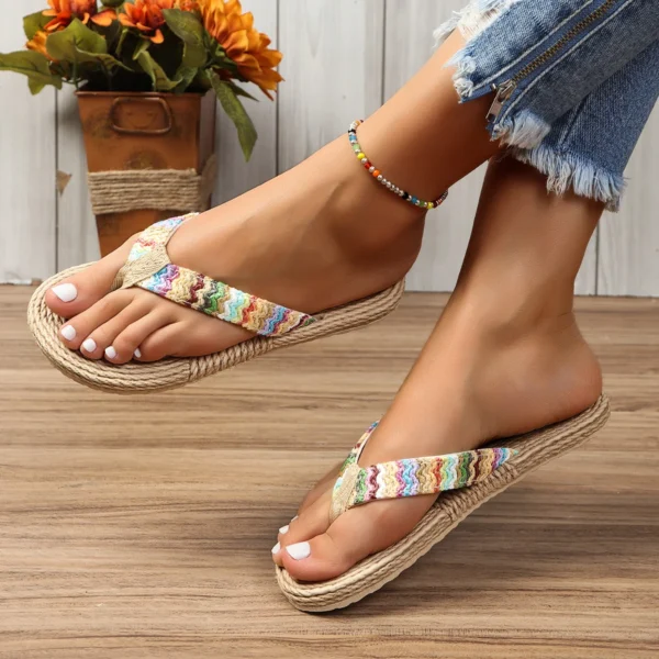 Women's fashion trend, anti slip, wear-resistant, comfortable soft bottom, ethnic style flat heel flip flops - Image 2