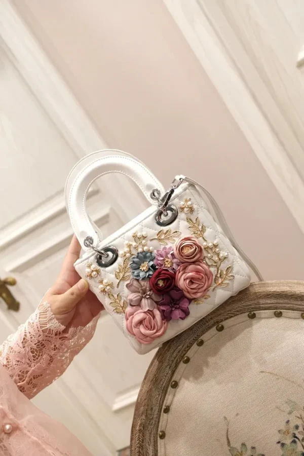 2022 Spring New Fashion Women's Bag Minority Flower Pearl Portable One Shoulder Messenger Bag Princess Bag Classic Versatile - Image 6