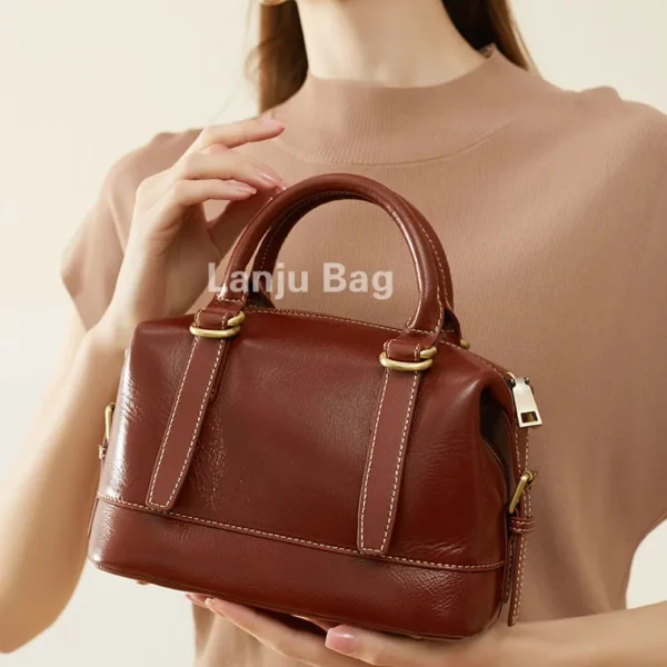 2023 New Women's Bag Luxury Leather Boston Pillow Bag Original Designer Handbag Woven Shoulder Strap Crossbody Bag