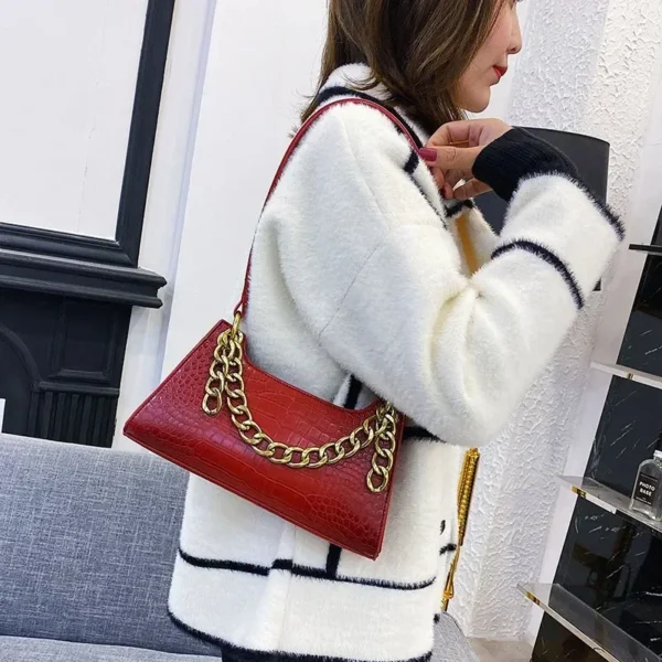 2020 New Korean Fashion Crocodile Pattern Crossover Shoulder Bag Handbag New High Quality PU Chain Solid Color Shoulder Bag - Image 2