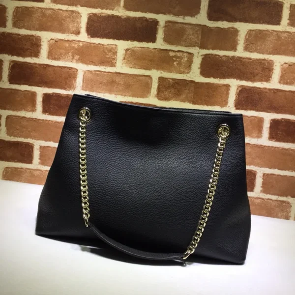 Elegant Everyday Essential: Luxurious Black Handbag Golden Chain Strap & Sleek Circular Accent Versatile Design All Occasions - Image 4