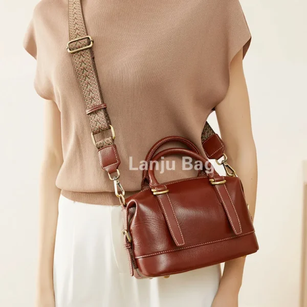 2023 New Women's Bag Luxury Leather Boston Pillow Bag Original Designer Handbag Woven Shoulder Strap Crossbody Bag - Image 2