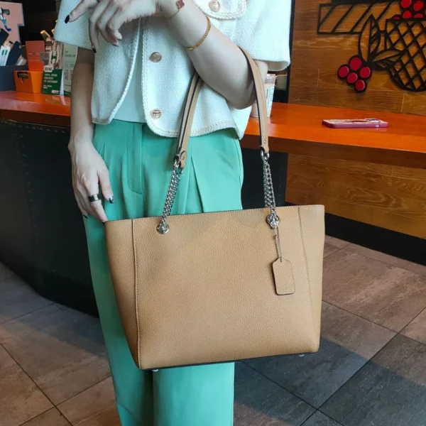 Fashion Lady Genuine Leather Tote Bag Solid Color Women Shoulder Bags With Chains Large Capacity Female Shopping Handbag New - Image 3