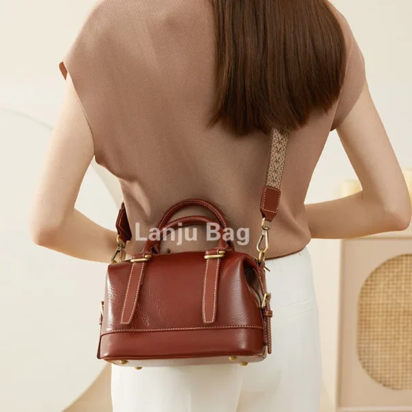 2023 New Women's Bag Luxury Leather Boston Pillow Bag Original Designer Handbag Woven Shoulder Strap Crossbody Bag - Image 3