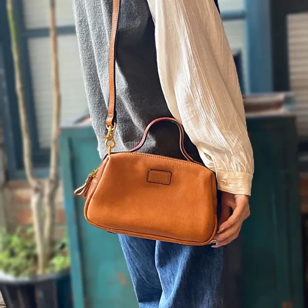 Autumn And Winter 2022 New Artistic Vintage Cowhide Women's Bag Double Zipper One Shoulder Crossbody Handheld Casual Square Bag - Image 2