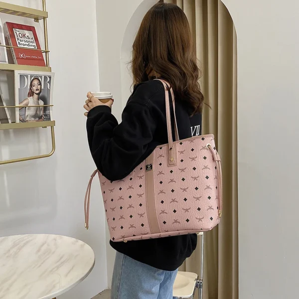 Women's Shoulder Strap Exquisite Workmanship Soft And Comfortable Zipper Open And Close Shopping Commuter Shoulder Bag - Image 3