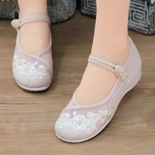 Women's Retro Soft Soled Mesh Breathable Sandals - Image 9